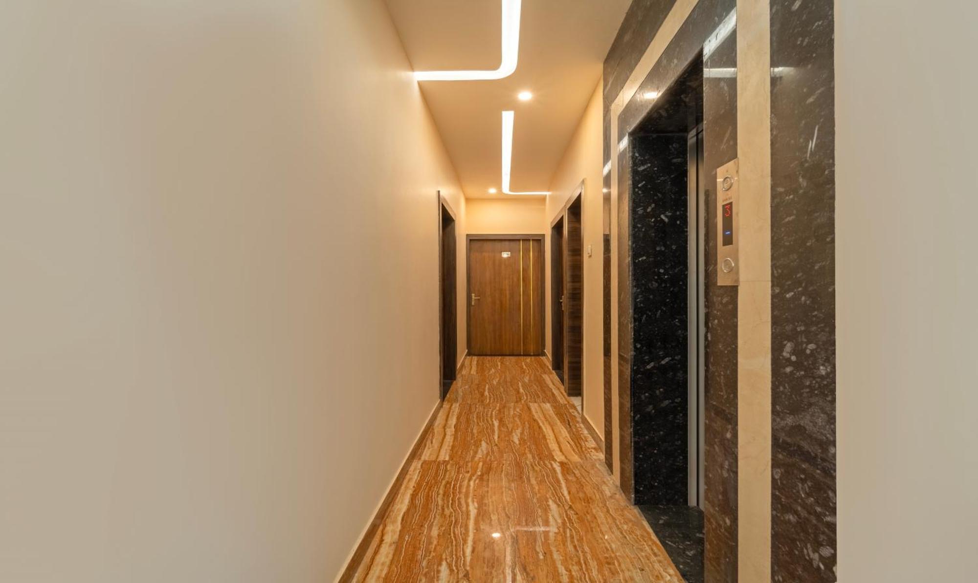 Treebo Raj Palace Waranasi Zewnętrze zdjęcie