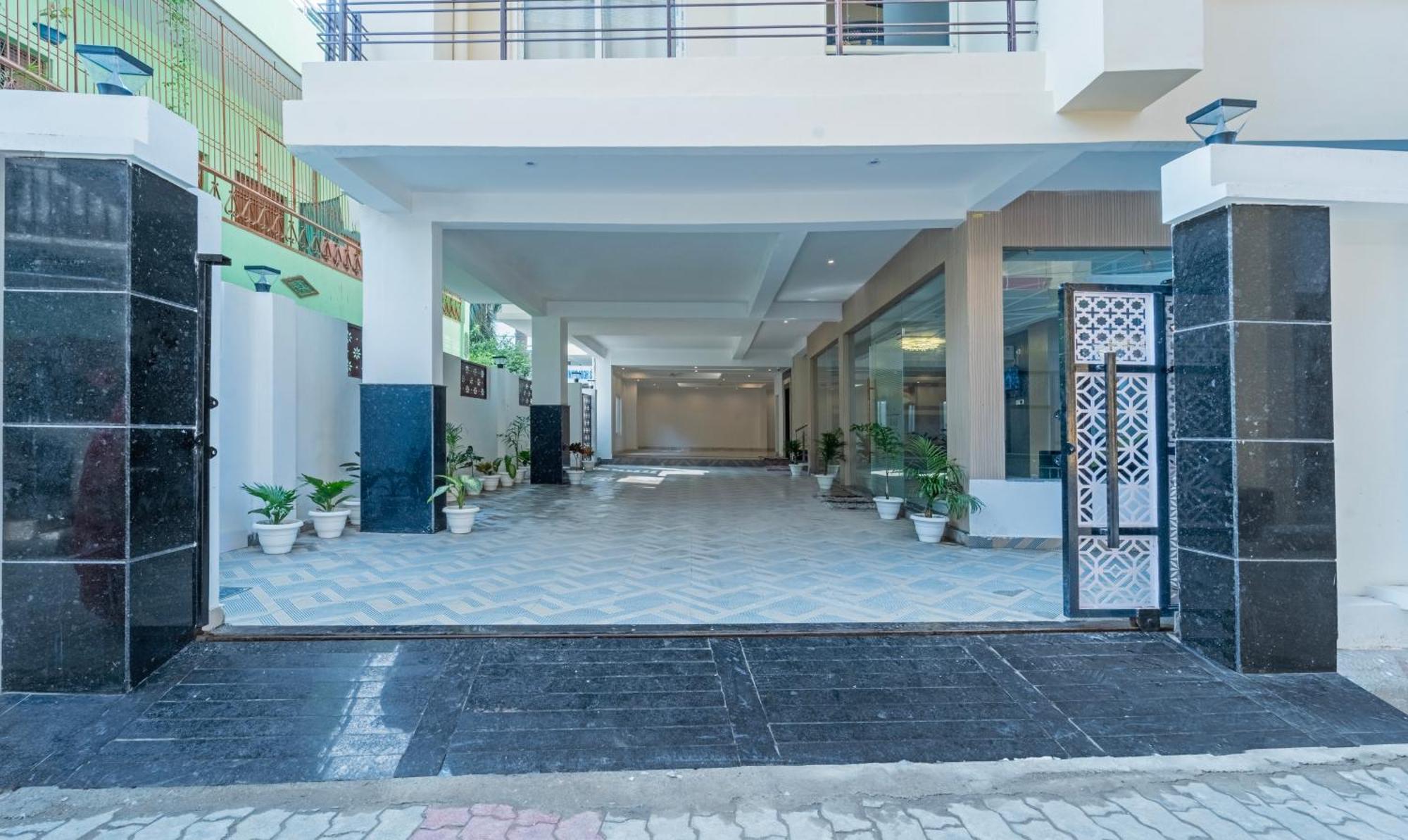 Treebo Raj Palace Waranasi Zewnętrze zdjęcie